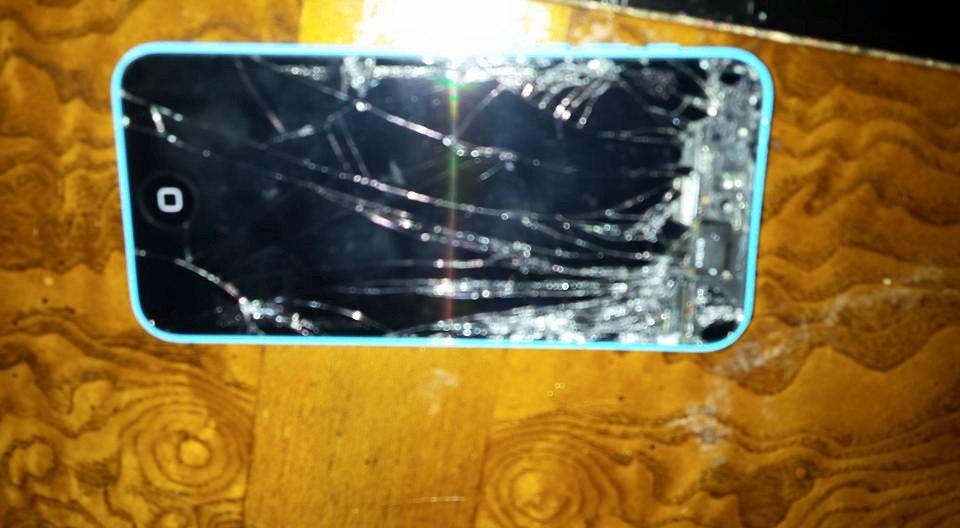 Broken IPhone 5C